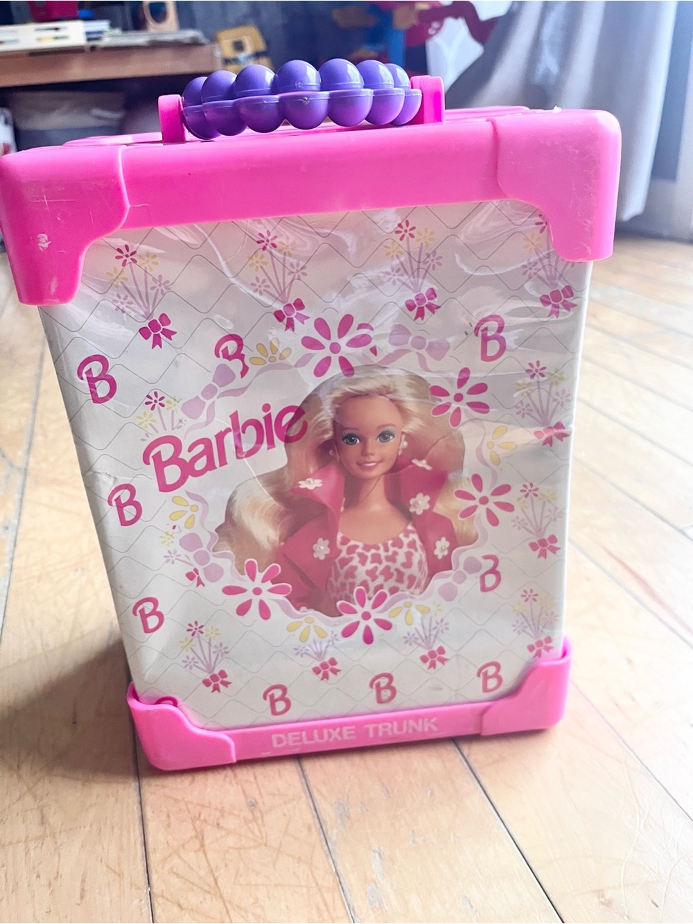 Barbie 90s bundle: Happy Holidays Dolls Collectibles and Deluxe Doll Trunk - Picture 12 of 16